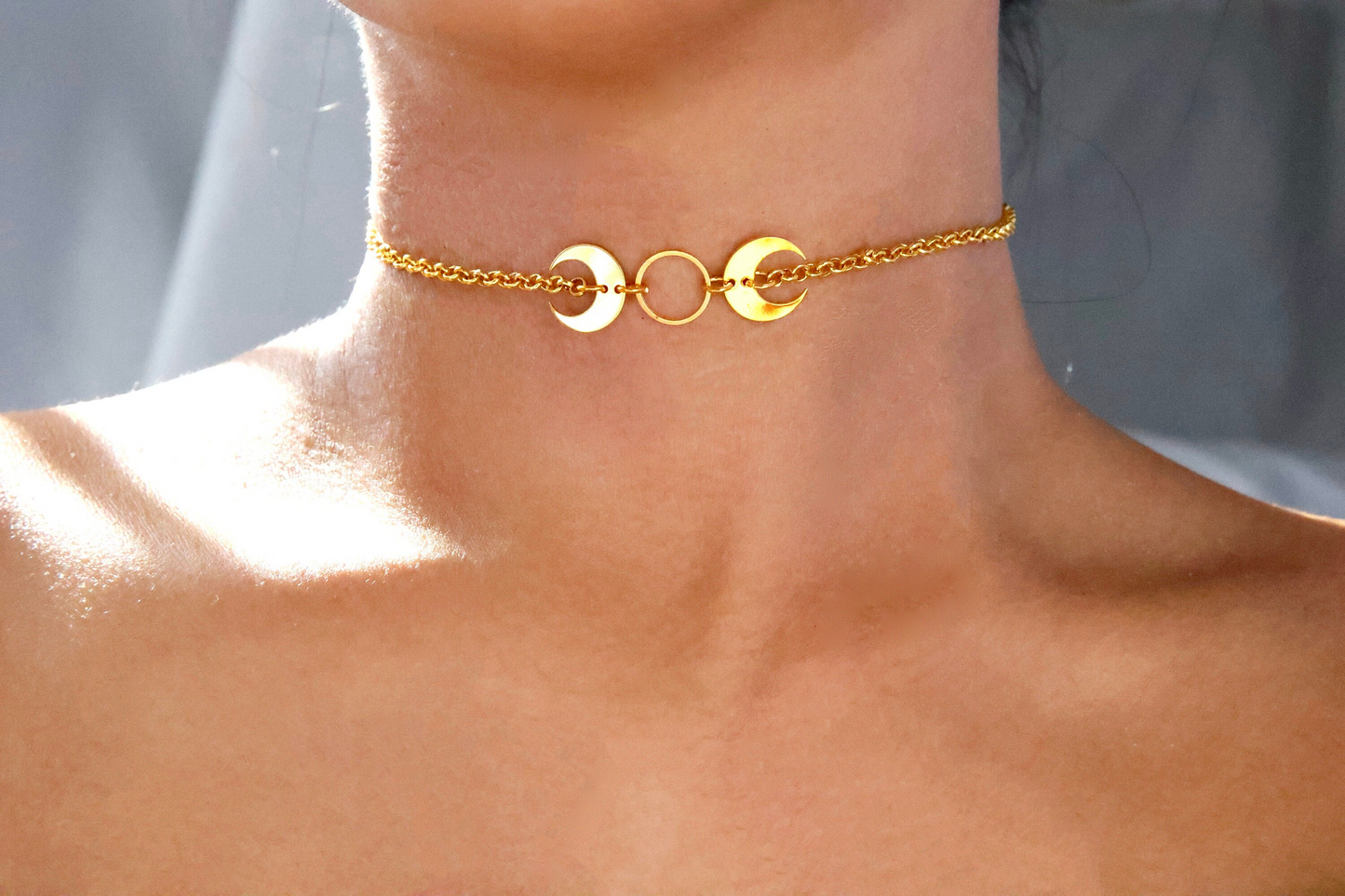 Gargantilla de triple luna