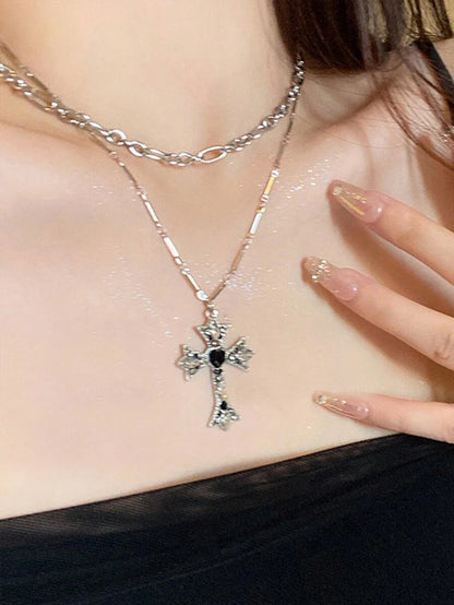 Collar de cruz de cristal