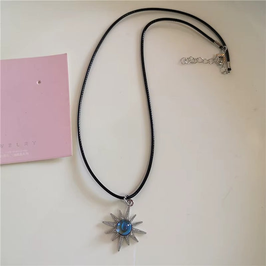 Collar estrella plateada